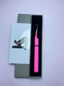 Pince à épiler pour extensions de cils en acier inoxydable à pointe fine, revêtement en poudre rose, 90 degrés, prix d'usine, avec boîte chez Kaamir Instruments - Product Image 3