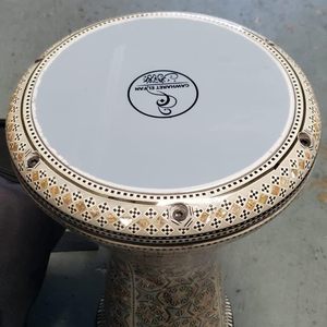 Gawharet El Fan, Tambor Darbuka Doumbek de 17.5 Pulgadas, Blanco Perla, con Rejilla, Dumbek Tabla, Percusión Egipcia - Product Image 4