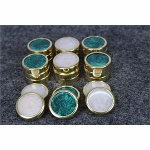 Juego de Backgammon de Resina de Lujo - Fichas de Juego con Incrustaciones de Latón Grabadas, Backgammon de Resina Personalizado Hecho a Mano - Product Image 6