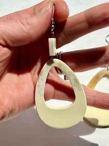 ต่างหูแบบติดหูทรงวงรีทำจากเขาควายแท้ 100% ขายดีที่สุด คุณภาพสูง สไตล์วินเทจแบบดั้งเดิม สามารถปรับแต่งสีและขนาดได้ - Product Image 2