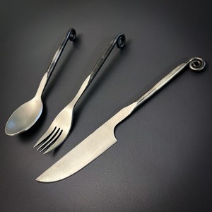 Ensemble de couverts incurvés médiévaux forgé à la main cuillère de cuisine couteau fourchette ensemble couverts médiévaux ustensile - Product Image 2