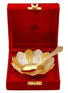 IndianArtVilla Cuenco de diseño de loto en relieve Chapado en plata pura y pulido en oro con cuchara-Vajilla para almacenamiento y servicio - Product Image 3