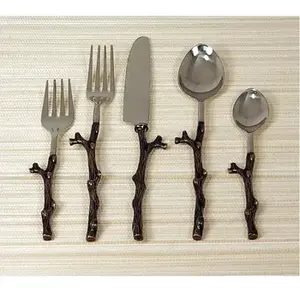 Ensemble de couverts en acier inoxydable de qualité supérieure Poignée design faite à la main Idéal pour la table et les occasions spéciales Fournitures de cuisine - Product Image 4