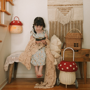 Meilleure vente de corbeille à fruits tressée en rotin en forme de champignon paniers à roulettes portables joli sac cadeau pour enfants - Product Image 2