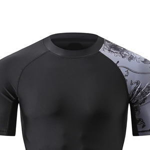 Ventes en gros de rashguards unisexes à manches courtes personnalisés imprimés, respirants, à séchage rapide, antibactériens, écologiques en polyester - Product Image 5