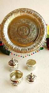 Plato de Cerámica Hecho a Mano con Diseño Pichwai, Plato para Kumkum, Regalo de Boda, Regalo de Cumpleaños - Product Image 2