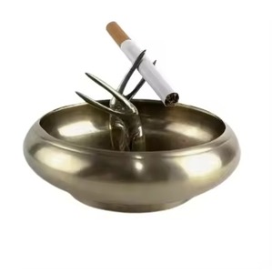 Cenicero de Metal Niquelado, Diseño Moderno Personalizable, Hecho a Mano, para Escritorio, Cigarros/Cigarrillos, Accesorio para Fumar, Idea de Regalo - Product Image 5