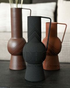 Hot-Selling Luxueux Home Decor Vase à fleurs en métal Formes asymétriques contemporaines Couleur différente Fini pour le mariage côtier - Product Image 1