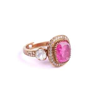 Anillo llamativo con halo de plata y gema rosa, con acabado en oro vintage, joyería victoriana para cóctel - Product Image 3