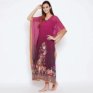 Poliéster Georgette V-Neckline con detalle de ribete con mangas cortas extendidas Ombre Floral Georgette Kaftan con deslizamiento - Product Image 2