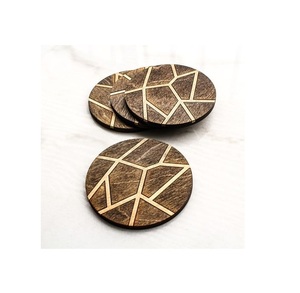 Posavasos de madera Chapado en color de piel de jirafa con calidad única Juego de 4 con tamaño y forma personalizados a precios muy bajos - Product Image 1