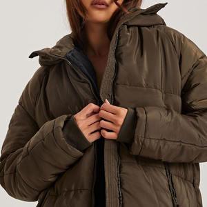 Manteau d'hiver matelassé long pour femmes, de haute qualité, en gros - Product Image 3