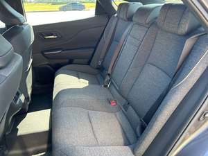 Toyota Crown XLE AWD Turbo Híbrido SUV 2024 Gris, Usado, con Techo Solar, Arranque Remoto, Asientos de Cuero, Paquete Tecnológico, Llantas de Aleación - Product Image 6