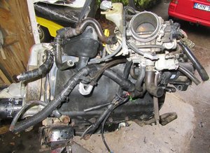 Conjunto de motor diésel 2TZ-FE, usado pero en excelentes condiciones, disponible para la venta - Product Image 5