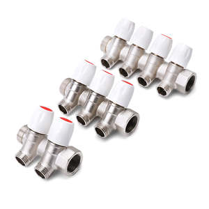 Colector Sanitario Inclinado de Latón Niquelado HM 3/4 X 1/2 de 2, 3 o 4 Vías con Válvulas de Cierre, Garantía de 3 Años para Agua - Product Image 4