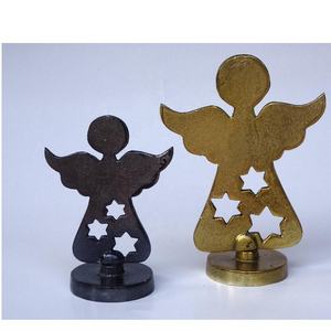 Sculpture d'angle de décoration de noël en laiton métallique fabriquée en Aluminium avec finition en laiton décoration de noël artisanat en métal - Product Image 2