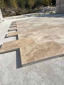 2025 Goedkope Prijs Hoge Kwaliteit Kalkoenfabriek Groothandel Natuurlijke Beige Travertijn Tuimelde Bruine Rustieke Straatstenen Vloeren Buiten - Product Image 2
