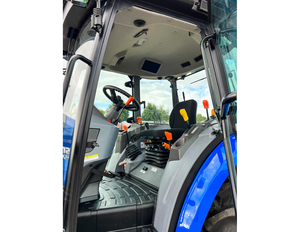 Tractor agrícola SOLIS 50 de 50HP 4WD, tractor utilitario diésel con dirección asistida y enganche de categoría II en venta. - Product Image 6