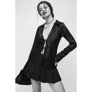 Blusa Casual de Satén para Mujer, con Detalle de Encaje en la Parte Delantera, Cuello Redondo, Manga Corta, 100% Poliéster, Tejido Transpirable de Punto, para Verano - Product Image 2