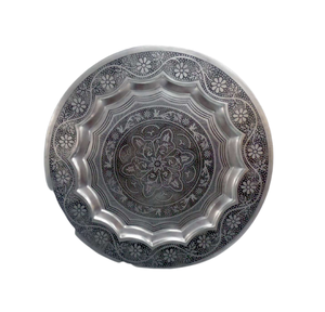 Plat décoratif antique de couleur de cuivre de forme ronde de plat suspendu en métal de fer pour servir le dessus de table fait à la main - Product Image 3