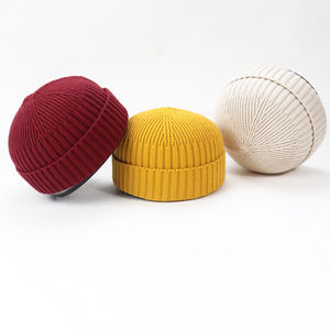 Bonnet court tricoté en acrylique 100% personnalisé pour hommes Bonnet d'hiver en coton avec broderie 3D OEM et options d'impression de logo - Product Image 1