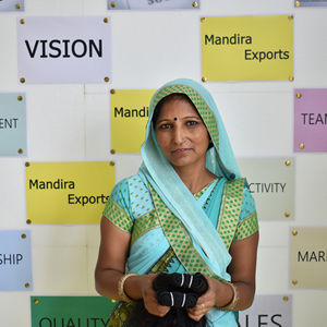 Extensions de cheveux indiens bouclés noirs vierges 100% Bundles droits élégants du Vietnam Haute qualité Aucun cheveux traités par produits chimiques - Product Image 4