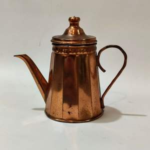 Cafetière en cuivre décorative et durable avec longue poignée idéale pour le brassage du café turc et l'affichage de table - Product Image 3