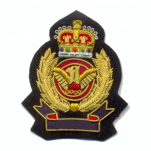 Insignias bordadas en 3D profesionales hechas a mano, parches personalizados en forma de corazón, ropa de moda, decoraciones de marca, cuentas bordadas a mano - Product Image 2