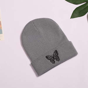 Gorro de Punto de Invierno, Suave, Cálido, Transpirable, Color Sólido, Estilo con Vuelta, Diseño de Mariposa Bordada en 3D, Unisex, para Clima Frío - Product Image 3