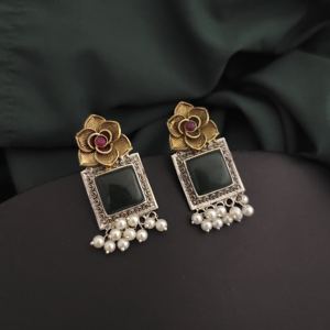 Best Selling High Grade <b>Silver</b> Two-Tone Rose <b>Stud</b> Earrings Geometric Pattern-Direct From Indian Supplier - Product Image 1