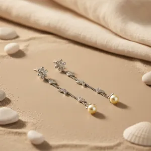 Boucles d'oreilles pendantes vintage en argent avec papillon, perle d'eau douce, accents de diamants dorés pour mariage, design en forme de cœur et d'étoile pour femmes - Product Image 1