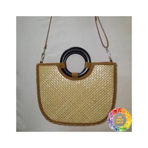 Sac de plage en jonc de mer à la mode sac à main en paille tissé à la main avec poche intérieure spacieuse pour les achats quotidiens et les vacances en bord de mer - Product Image 5