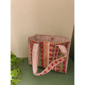 Bolso Tote Pequeño Rosa con Diseño Floral Indie, Cierre Magnético, Ecológico, con Cremallera Bordada, para Todas las Temporadas - Product Image 2