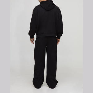 Conjunto deportivo de chándal completo para hombre, traje de entrenamiento de poliéster personalizado con capucha y pantalones de Jogger adecuados para ropa de calle - Product Image 4