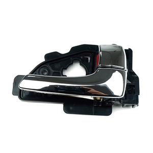 Manija de Puerta Interior BDP1106-2 82620 2S010 Derecha para IX35 Tucson MK2 - Product Image 1