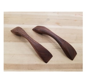 Serveur à gâteaux en acier inoxydable de qualité supérieure avec des détails antiques élégants, parfait pour les mariages haut de gamme et les décorations d'événements - Product Image 6