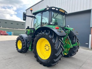 Tractor de ruedas usado Johnn Deerr 6130R a la venta - Product Image 6