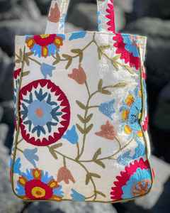 Sac à bandoulière brodé Suzani, sac à main pour femmes, vente en gros, export, coton Kantha Jhola, sac à bandoulière pour femmes - Product Image 5