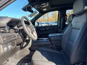 GMC Yukon Denali 2024 SUPER LIMPIO, MOTOR AUTOMÁTICO, TECHO PANORÁMICO, ASIENTOS DE CUERO - Product Image 2