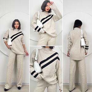 Conjunto de Dos Piezas de Punto Informal - 5009 Estilo a Rayas - Product Image 3