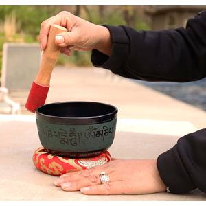 Impresionante diseño, nueva colección, cuenco de sonido de Canto de aluminio y Metal, logotipo personalizado, cuenco de meditación budista de oración religiosa grabado - Product Image 4