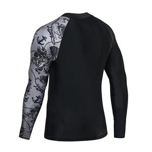 Rashguard de entrenamiento MMA personalizado | Tela de LICRA/poliéster | Media manga | Respetuoso con el medio ambiente | Logotipo del equipo disponible | Hombre - Product Image 6
