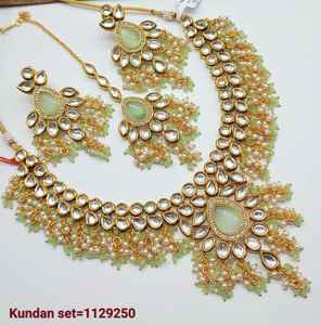 ENSEMBLE DE BIJOUX INDIENS TRADITIONNELS ET À LA MODE EN CUIVRE ENSEMBLE DE BIJOUX DE MARIAGE POUR FEMMES BOUCLES D'OREILLES ET COLLIER - Product Image 4