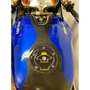 Adesivi Protettivi Personalizzati in Resina di Carbonio per Tappo Serbatoio Moto Ducati - Product Image 3