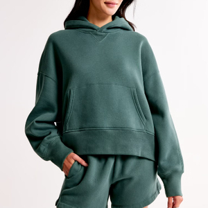 Ensemble sweat-shirt et short pour femme, impression de logo personnalisée de haute qualité, décontracté d'hiver, couleur unie, poche avant, 100% coton molleton - Product Image 1