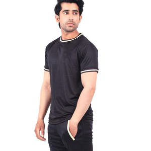 Derniers ensembles de survêtements d'été en polyester 100% pour hommes, ensembles de t-shirts et de pantalons slim pour hommes à vendre - Product Image 4