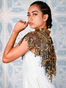 Robe cape burlesque élégante perlée pailletée, écologique, digne d'un club festif, belle silhouette droite, col en V, cachemire - Product Image 6