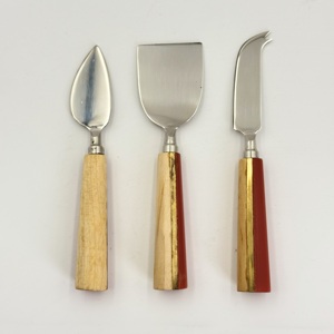 Ensemble de couteaux à fromage en acier inoxydable faits à la main, 3 couteaux à fromage élégants pour la charcuterie, cadeau élégant pour les repas et les réceptions - Product Image 3