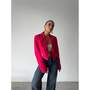 Veste courte printanière fuchsia avec détail de boutons perlés accrocheurs au dos - Product Image 2