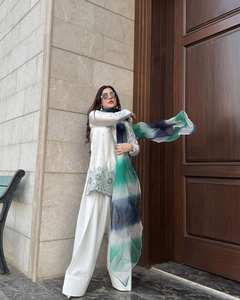 2025 Collection ROMAINE moderne glamour blanc Salwar Kameez taille libre entièrement point avec travail de séquence de broderie en soie - Product Image 6